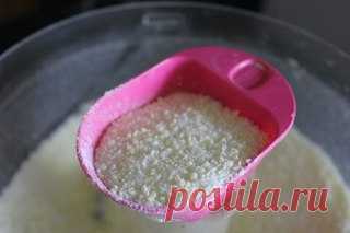 СТИРАЛЬНЫЙ ПОРОШОК ИЗ ХОЗЯЙСТВЕННОГО МЫЛА! ПОРОШОК БОЛЬШЕ НЕ ПОКУПАЕМ, МЫЛО ОТСТИРЫВАЕТ В ТЫСЯЧУ РАЗ ЛУЧШЕ!

Порошок больше не покупаем, мыло отстирывает в 1000 раз лучше!

* 5 кусков хозяйственного мыла натираем на терке:

* добавляем к мыльной стружке равное количество СОДЫ пищевой или СОДЫ кальцинированной

* и по желанию несколько капель ароматизатора в виде эфирного масла, мы добавляем 15 капель МАСЛО АПЕЛЬСИНА, также можно МАСЛО МЯТЫ или например МАСЛО ЛАВАНДЫ!

Пере...