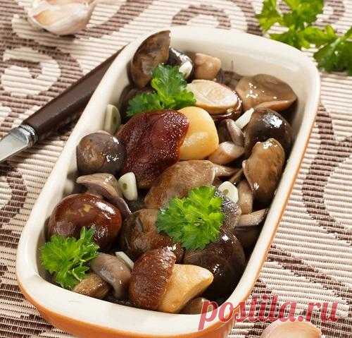 Соленые грибы ассорти