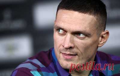Украинский боксер Усик отказался от титула чемпиона WBO. Он утратил звание абсолютного чемпиона мира в супертяжелом весе