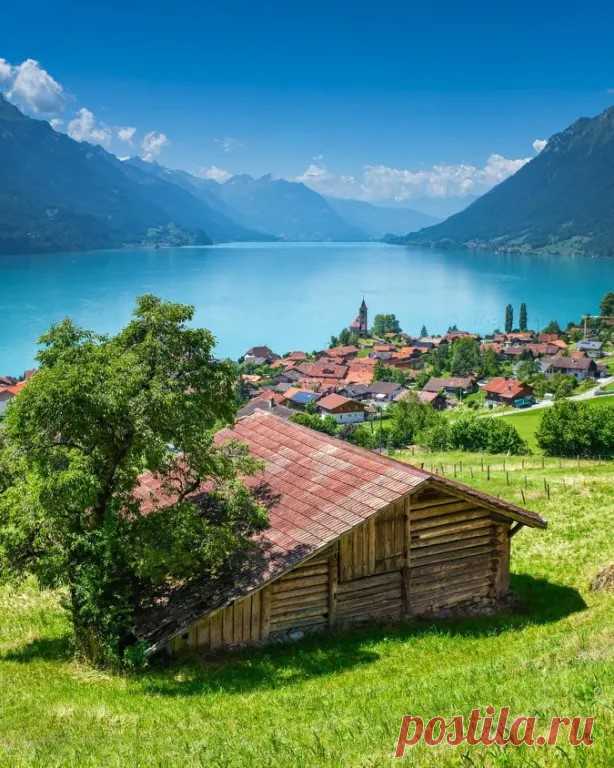 Озеро Бриенц, Швейцария.