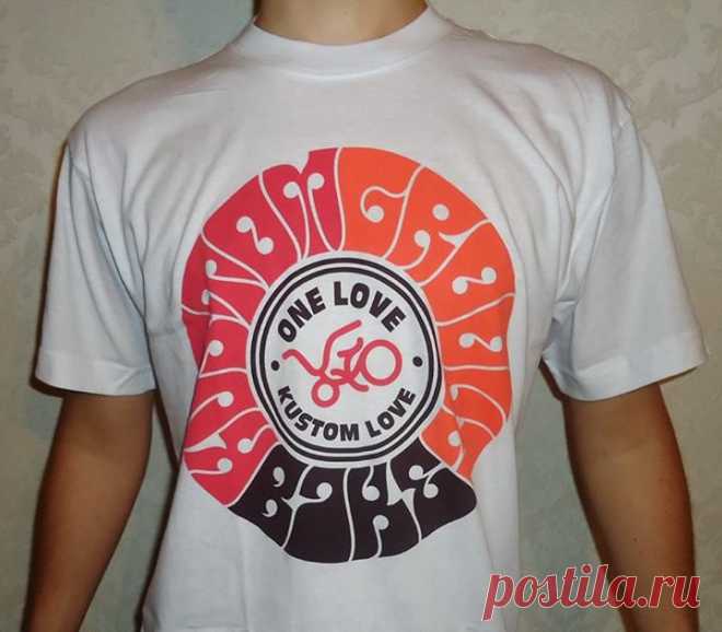 Печать 4+0 на белых футболках. Цена: 110 руб./шт.