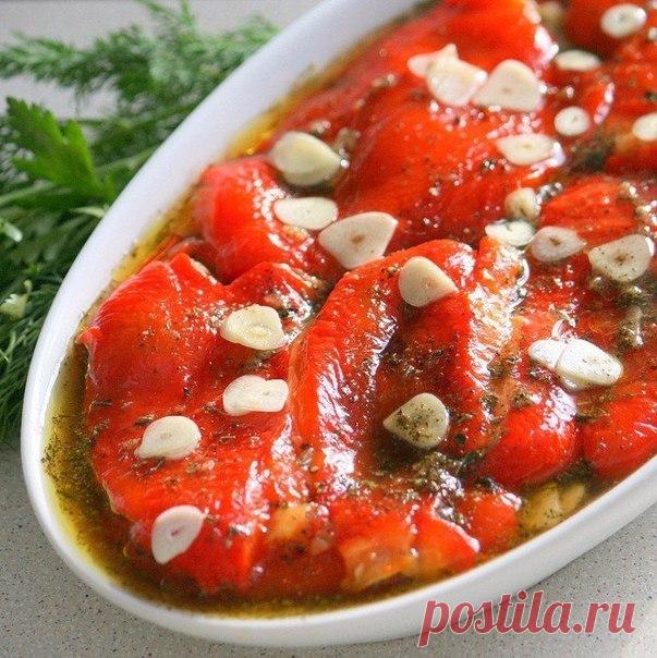 ЗАКУСКА: МАРИНОВАННЫЕ ПЕЧЕНЫЕ ПЕРЦЫ — Фактор Вкуса