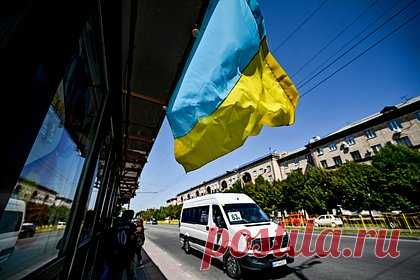 Украинского учителя оштрафовали за преподавание не на украинском языке. На Украине впервые оштрафовали человека за нарушение закона о государственном языке. Им стал доцент Национального авиационного университета после того, как кто-то из студентов написал на преподавателя донос: там говорилось, что он вел пары не на украинском. Мужчине выписали штраф в 3,4 тысячи гривен.