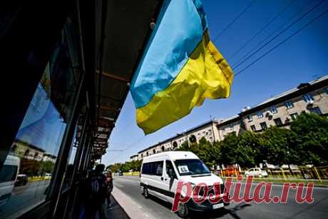 Украинского учителя оштрафовали за преподавание не на украинском языке. На Украине впервые оштрафовали человека за нарушение закона о государственном языке. Им стал доцент Национального авиационного университета после того, как кто-то из студентов написал на преподавателя донос: там говорилось, что он вел пары не на украинском. Мужчине выписали штраф в 3,4 тысячи гривен.