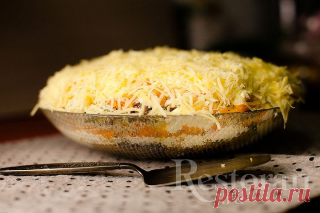 Салат с куриной печенкой слоеный