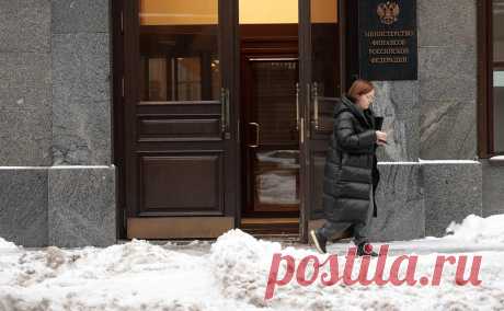 Минфин пообещал контрмеры при зарубежном обложении российских корпораций. Минфин оценит необходимость налоговых изменений в связи с глобальной реформой под эгидой ОЭСР к середине 2025 года. Если налог с «российской налоговой базы» будет уплачиваться за рубежом, последуют контрмеры, пообещали в ведомстве