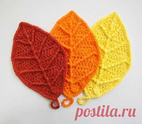 Ольга Шимолина-Кокарева
А теперь еще и прихватки  «Осенние листья» свяжем.
Если захотим будем и их использовать как подставки под наши чашки с утренним кофе.
https://handcraft-studio.com/прихватки-крючком-схемы-..