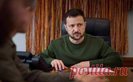 Лавров заявил о бессмысленности переговоров с Зеленским. Россия готова к переговорам по Украине и неоднократно сообщала об этом, но разговаривать с президентом Владимиром Зеленским бессмысленно, заявил глава МИД России Сергей Лавров в интервью радиостанциям Sputnik, «Комсомольская правда» и «Говорит Москва».