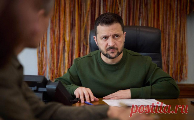 Лавров заявил о бессмысленности переговоров с Зеленским. Россия готова к переговорам по Украине и неоднократно сообщала об этом, но разговаривать с президентом Владимиром Зеленским бессмысленно, заявил глава МИД России Сергей Лавров в интервью радиостанциям Sputnik, «Комсомольская правда» и «Говорит Москва».