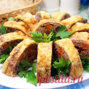 Мясной рулет с грибами и сыром
