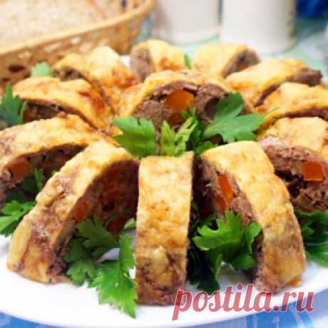 Мясной рулет с грибами и сыром