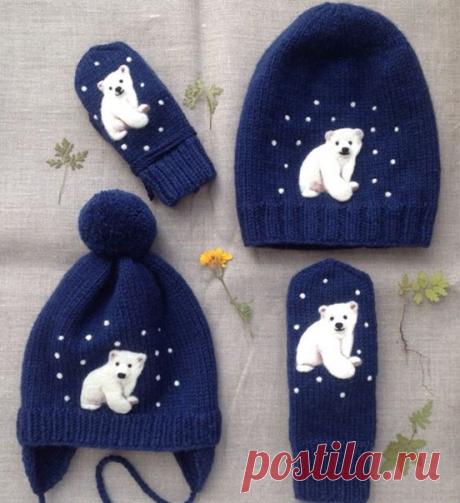 Креативные идеи для вдохновения
Интересные вязаные шапочки и варежки с использованием техники сухого валяния и вышивки.