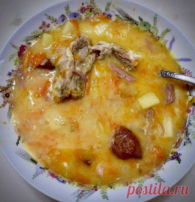 Суп из свинины и гороха⁠⁠ - Будет вкусно - 4 октября - 43220251239 - Медиаплатформа МирТесен (рецепт, хорошо проверенный и в границах традиционной технологии приготовления горохового супа) Я не называю свои публикации «рецептами». Извините, но это блюдо придумал не я. Это скорее «байки про то, как такую Еду готовили. Откуда «и»? Потому что зачастую Еда эта готовится совместно с Любимой. Ну - 4 октября - 43220251239 - Медиаплатформа МирТесен