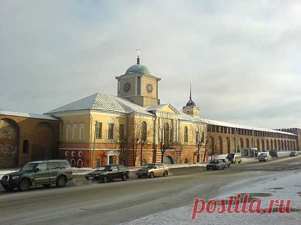 Днепровские ворота Смоленской крепостной стены. Зодчий - Фёдор Конь
