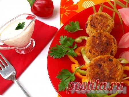 Морковно-нутовые котлеты - 6 пошаговых фото в рецепте Великолепные овощные котлеты, которые прекрасно подойдут для поста. В этих котлетах используется турецкий горох нут, который предварительно измельчается. Котлеты из нута и моркови хороши как самостоятельное блюдо, например в качестве перекуса. Ингредиенты
