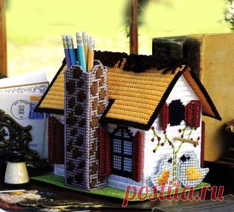 Домики из пластиковой канвы