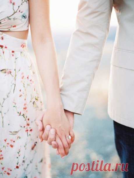 Когда жизнь дает тебе сотни причин чтобы плакать, покажи ей что у тебя есть тысячи причин, чтобы улыбаться.