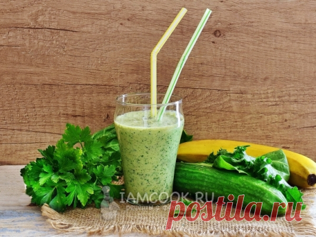 Зеленый коктейль на греческом йогурте
