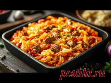 Тушёная капуста с мясом. Вкусное блюдо для всей семьи (online-video-cutter.com) Ингредиенты:➊ Мясо - 1.0 кг➋ Капуста - 1.5 кг➌ Лук - 300 г➍ Морковка - 200 г➎ Томатная паста - 200 г➏ Соль - 2 ч.л. (по вкусу)➐ Чёрный перец - 1 ч.л.➑ Хмели сунели - 1.5 ч.л.➒ Острый перец - по желаниюДля соуса:➊ Сметана - 330 г➋ Укроп - 15 г➌ Чеснок - 2 зуб.➍ Аджика - 1 ч.л.