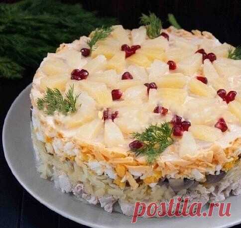 Салат «Ананасовый»

 
Ингредиенты: 
500 гр.- куриной грудки 
3-4 шт.- луковицы 
4-5 шт.- яиц 
400 гр.- маринованных шампиньонов 
2 шт.- картофеля 
200 гр.- сыра 
1 банка - консервированных ананасов 
майонез 
 
Приготовление: 
1.Отварите мясо с добавлением лаврового листа, чеснока, душистого и черного перца. Отсудите, нарежьте кубиками. 
2.Нарежьте лук полукольцами, залейте кипятком и оставьте на 10-15 минут. 
3.Промойте лук и замаринуйте его в холодной воде с уксусом, соль...
