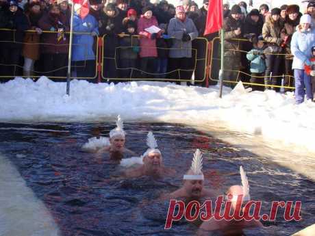 So hold annual Festival Winter fun in Ugliche.Sostoyalsya IV Sports festival.Lyubiteli cold swimming go to Uglich