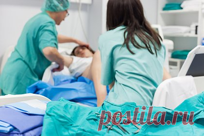 Роженица лишилась руки из-за врачебной ошибки. Жительница Бразилии лишилась руки после родов. Врачи не заметили, как из ее руки вылетел катетер и лекарства наполнили мышцы конечности. Этому не придали значения, в итоге руку пришлось ампутировать из-за начавшейся гангрены. Но через несколько месяцев женщина пережила еще одну операцию по вине тех же врачей.