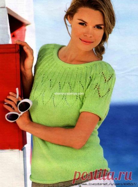 Летняя кофточка с короткими рукавами на круглой кокетке.