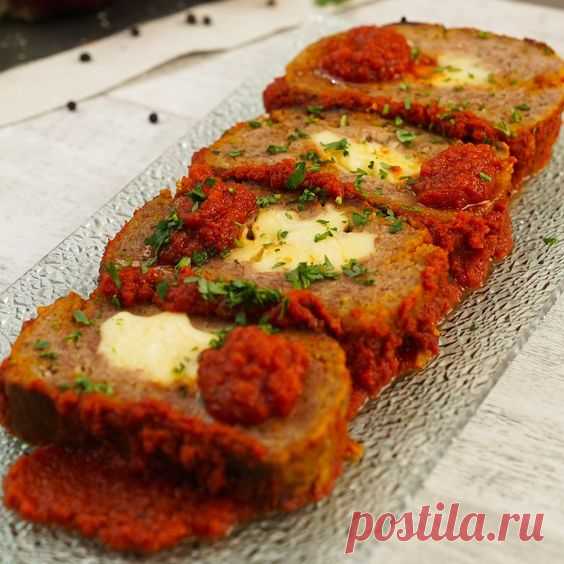 Ingredienti per 4 persone Tempo di preparazione: 1 ora Difficoltà: Media • Macinato di maiale, 250 g; • Macinato di manzo, 150 g; • Mortadella, 100 g; • Grana Padano, 100g; • Pangrattato, 100 g…