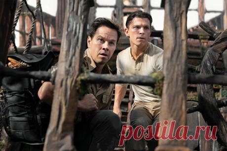 «Анчартед» стал самой кассовой экранизацией видеоигр в России. Фильм «Анчартед: на картах не значится» стал самой кассовой экранизацией видеоигр в российском прокате. По итогам прошедших выходных картина собрала более 1,3 миллиарда рублей. В день премьеры «Анчартед» принес 48 миллионов рублей. До этого подобный рекорд удерживал «Варкрафт» 2016 года выпуска.