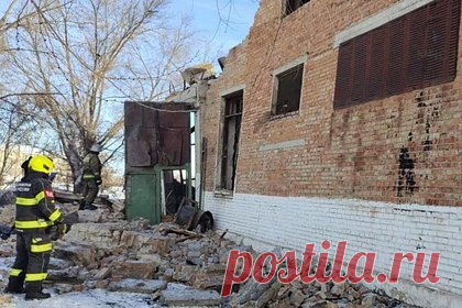 Спасательную операцию на месте взрыва насосной станции под Оренбургом завершили. Все шесть человек, находившихся под завалами насосной станции в Новотроицке Оренбургской области, спасены, сообщило МЧС России. Спасательная операция проводилась через технические колодцы. В ней приняли участие 83 человека и 28 единиц техники. Всех пострадавших передали медикам.