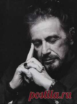 Мы так боимся быть навязчивыми, что кажемся равнодушными…