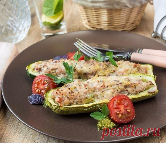 КАБАЧКИ, ФАРШИРОВАННЫЕ КУРИЦЕЙ / Западло