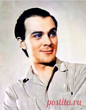 Муслим Магомаев, 17 августа, 1942
 • 25 октября 2008