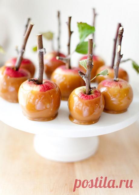 Oh the lovely things: Twig Mini Caramel Apples by Allyson Baker