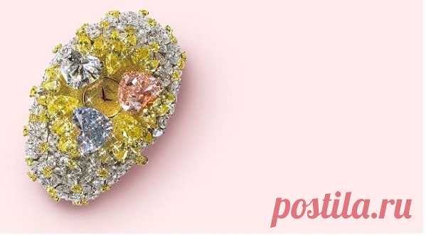 Самые дорогие вещи в мире / часы фирмы Chopard,украшены тремя бриллиантами в форме сердца и ещё 163 каратами белых и жёлтых бриллиантов- вместе это составляет уже 201карат. Пружинный механизм поднимает драгоценные"сердечки",открывая взгляду инкрустированный бриллиантами циферблат.