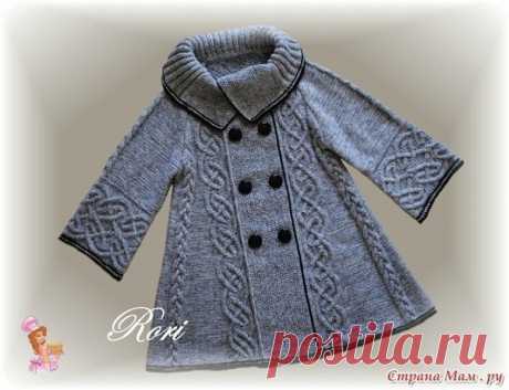 ПАЛЬТО

слова автора модели
Убавки делала через каждые 8 рядов в девятом, с двух сторон от кос. На рисунке я отметила с какой стороны сколько раз убавлять. Не знаю понятно ли.

Мое первое пальто. Принимается всякая критика и дельные советы 

Планки связаны спицами №3 узором "рис", "путанка" или как там его еще называют)) попеременно лиц. и изн. в шахматном порядке. А крючком я их привязывала к основному полотну. Таким вот способом

Убавки делала через каждые 8 рядов в девя...