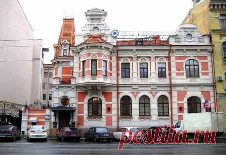 Особняк Курта Зигеля в Санкт-Петербурге Особняк в стиле французского ренессанса, где жил один из самых известных петербургских инженеров, наследие которого знакомо буквально каждому горожанину.В 1888 году архитектор Иероним Китнер принимается за строительство особняка для инженера-механика Курта Богдановича Зигеля. До этого на...