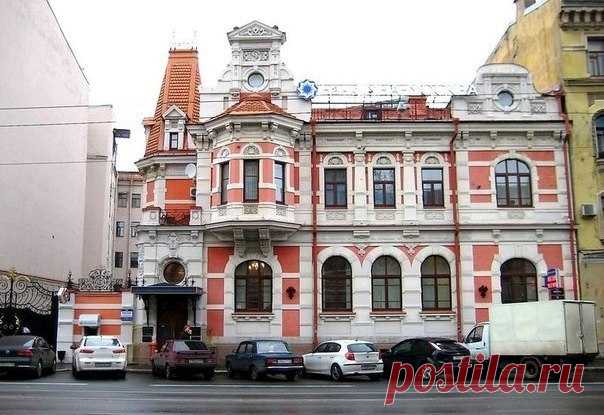 Особняк Курта Зигеля в Санкт-Петербурге Особняк в стиле французского ренессанса, где жил один из самых известных петербургских инженеров, наследие которого знакомо буквально каждому горожанину.В 1888 году архитектор Иероним Китнер принимается за строительство особняка для инженера-механика Курта Богдановича Зигеля. До этого на...
