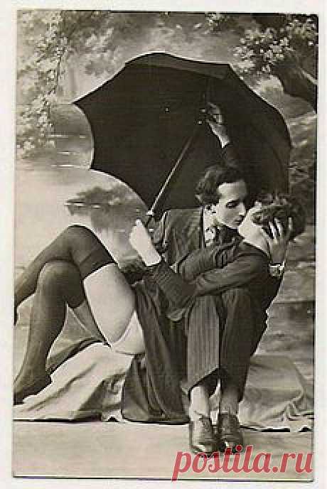 Stolen kisses... | Cool Vintage