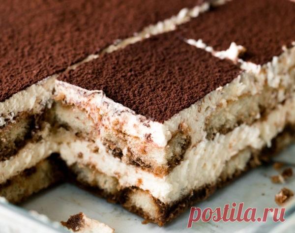 Тирамису в домашних условиях со сливками, маскарпоне, творогом и сметаной Тирамису - это неподвластный времени итальянский десерт без выпечки, сочетающий в себе печенье, эспрессо и сливочный слегка подслащенный крем из маскарпоне. Эти рецепты, безусловно, лучшие домашние