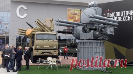 «Поражение всех видов целей»: чем уникален морской зенитный ракетно-артиллерийский комплекс «Панцирь-М». По совокупности характеристик корабельный зенитный ракетно-артиллерийский комплекс (ЗРАК) «Панцирь-М» будет востребованным на протяжении не менее десяти лет, заявили в холдинге «Высокоточные комплексы». «Панцирь-М» — единственное средство ПВО с однопостовым боевым модулем, в состав которого входят артиллерийское, зенитно-ракетное вооружение и система управления. Комплекс способен поражать…