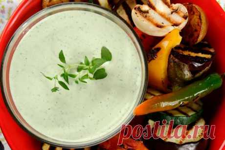 Простой соус с травами, майонезом и йогуртом – пошаговый рецепт с фото.