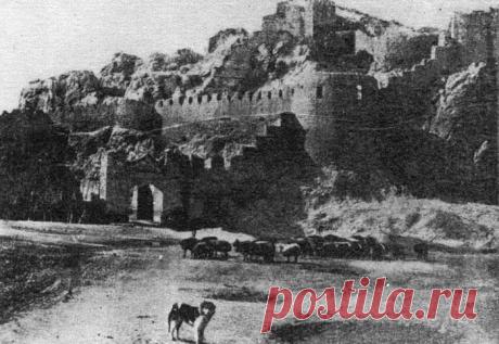 Վանի բերդը արևելքից Թավրիզի դուռը