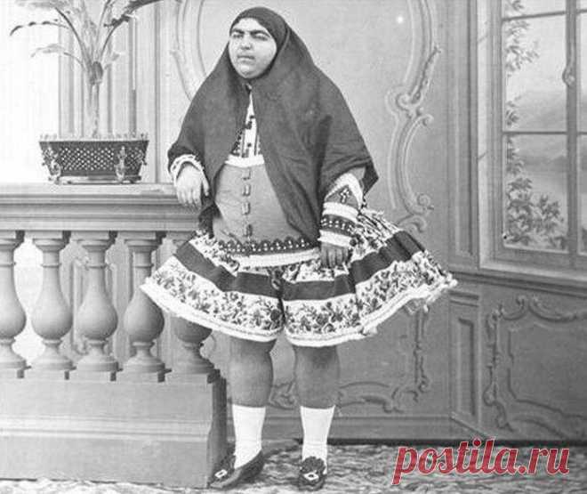 Иранская принцесса Анис аль Долях, имела 145 ярых поклонников, из которых 13 покончили жизнь самоубийством из за ее отказа... Да что вы знали о красоте-то?