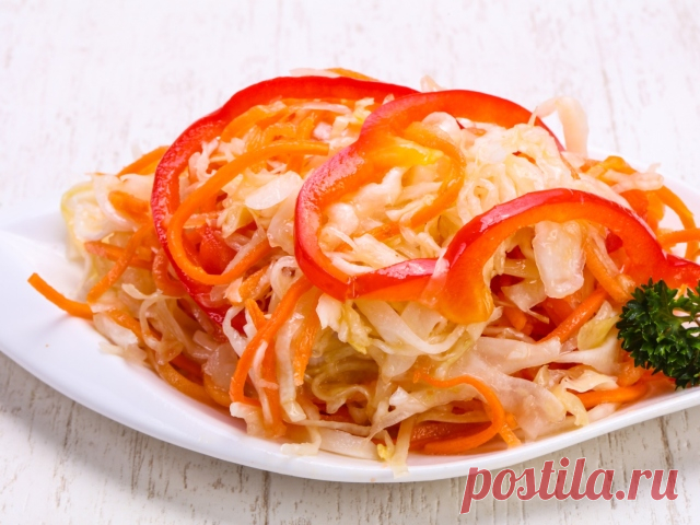 Квашеная капуста быстрая, хрустящая и очень сочная: 7 самых вкусных рецептов