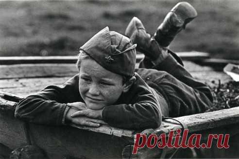 Как в СССР поступали с детьми, родившимися от немецких солдат -