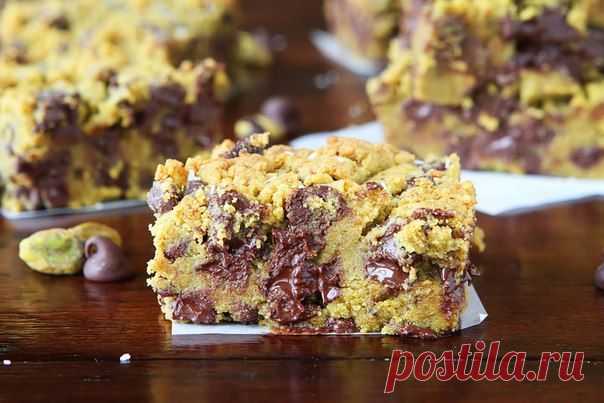 Фисташковые батончики с темным шоколадом.