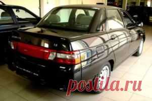 Какое выбрать моторное масло для ВАЗ 2110, обзор лучших вариантов Как выбрать лучшее масло для двигателя ВАЗ 2110, оптимальные варианты, обзор подходящих моторных масел для десятки Лада седан, замена смазочной жидкости в автомобиле.