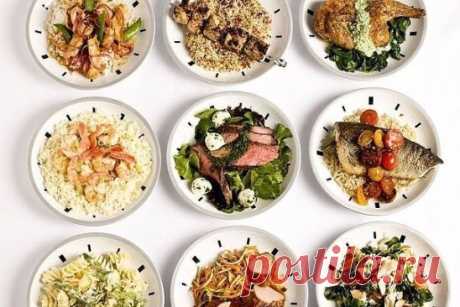 При правильном питании следует есть: �� Белки: рыба, яйца, индейка (!), курица (лучше белое мясо), молоко, творог, мясо — говядина, свинина, баранина. �� Углеводы: рис, печеная или вареная картошка, макароны, хлеб грубого помола, овсянка, гречка, бананы, цитрусовые, изюм �� Клетчатка: капуста простая, брюссельская, брокколи, цветная, шпинат, морковь, свекла, кабачки, баклажаны, фрукты. �� Жиры: орехи, оливковое масло, лосось.