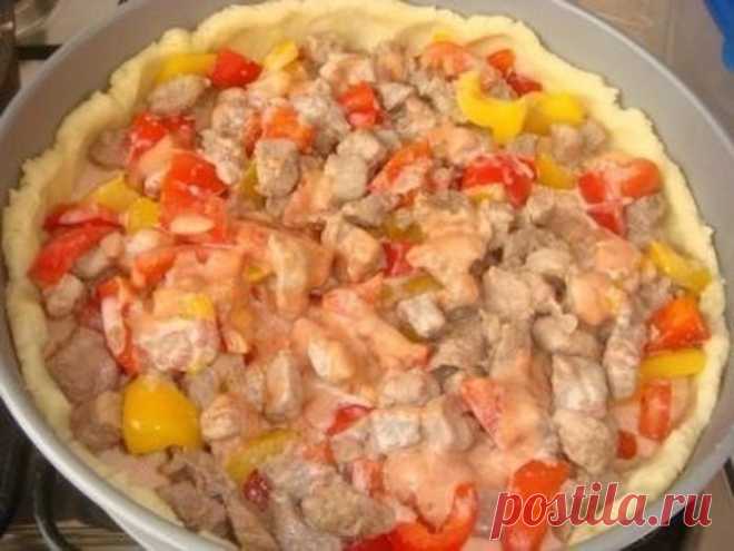 Готовила бы каждый день, но слежу за фигурой. Сытный Открытый мясной пирог 


Пару раз в месяц я себе его позволяю! Просто класс!









Ингредиенты:
Для теста:200 гр. картофеля,200гр. муки,1 яйцо,50гр. сливочного масла,соль.
Для начинки:500гр. свинины (или фарша),2 болгар…